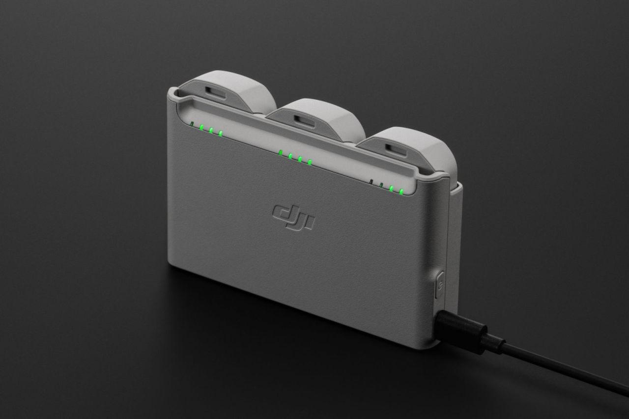 DJI Neo Two-Way Charging Hub DJI Neo Two-Way Charging Hub