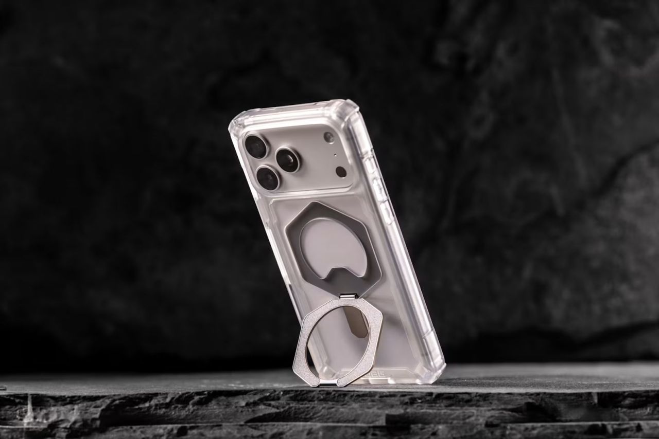 UAG Plasma XTE Magsafe case for iPhone 17 Pro Clear/Titanium UAG Plasma XTE Magsafe case for iPhone 17 Pro Clear/Titanium
