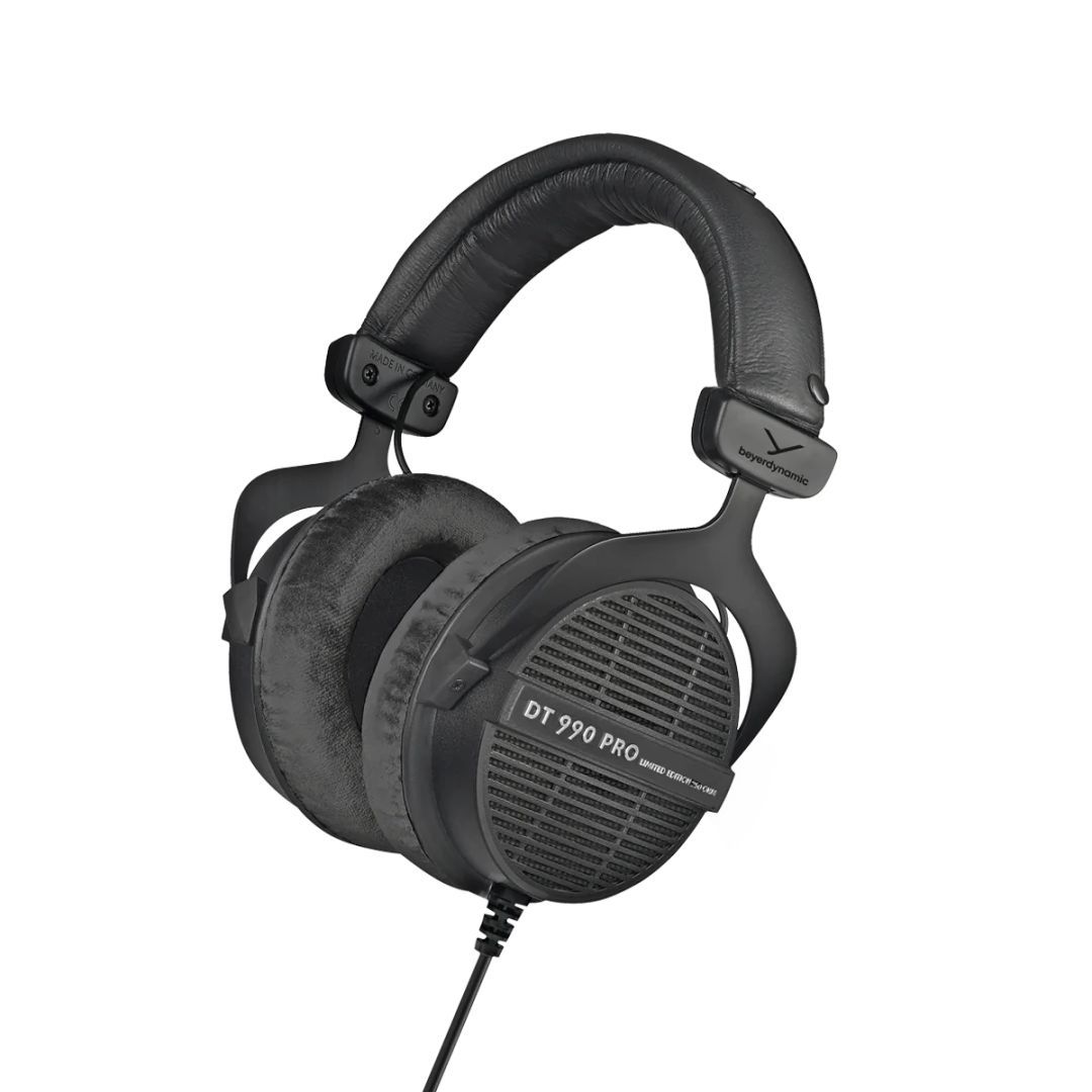 Beyerdynamic DT 990 Pro (250 ohm) Black Limited Edition Open Studio Headphones Black Beyerdynamic DT 990 Pro (250 ohm) Black Limited Edition Open Studio Headphones Black