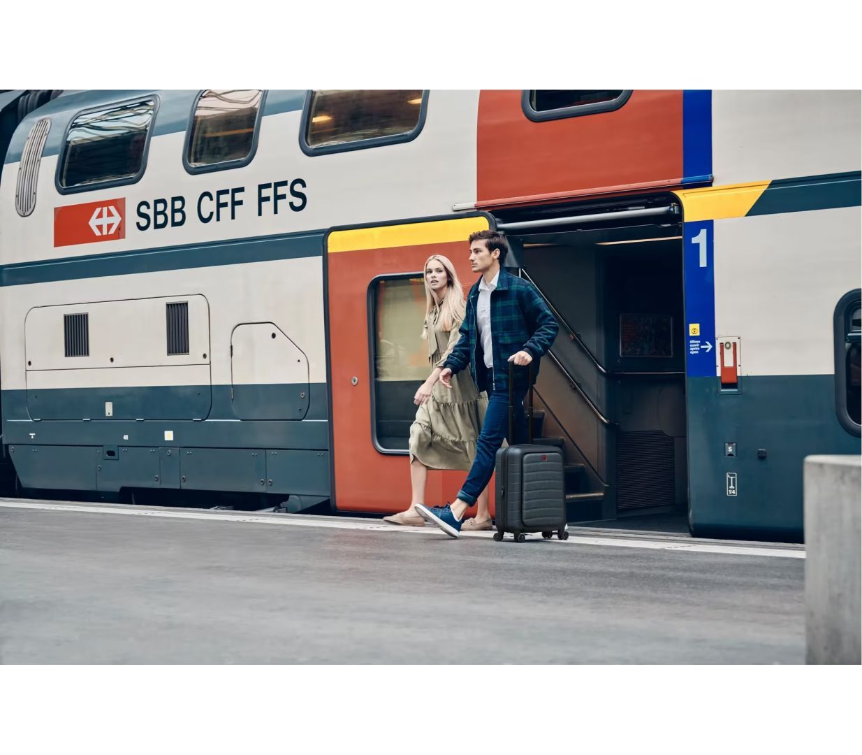 Wenger Syntry Carry-On Case with Laptop Compartment Black