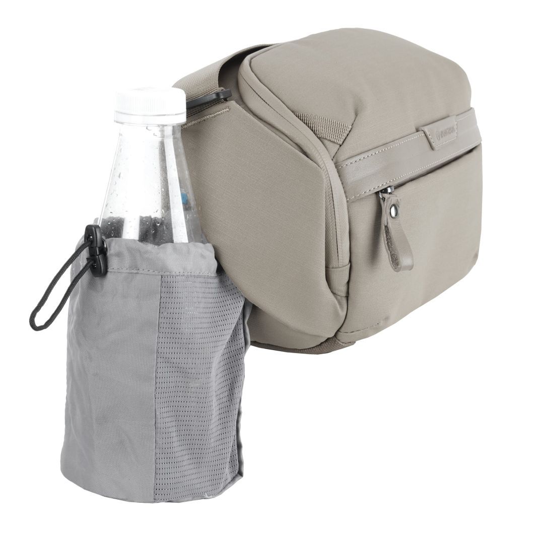 Vanguard VEO Metro 4-Liter Camera and Everyday Shoulder Bag Cream