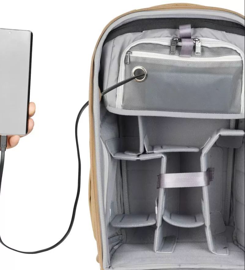 Vanguard VEO Metro 30-Liter Camera and Everyday Backpack Beige