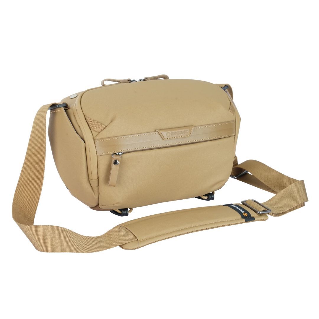 Vanguard VEO Metro 4-Liter Camera and Everyday Shoulder Bag Beige