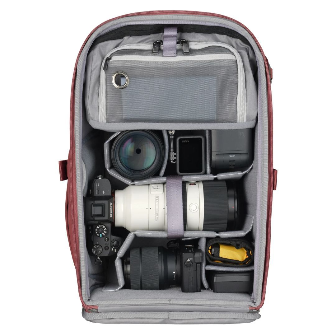 Vanguard VEO Metro 25-Liter Camera and Everyday Backpack Magenta