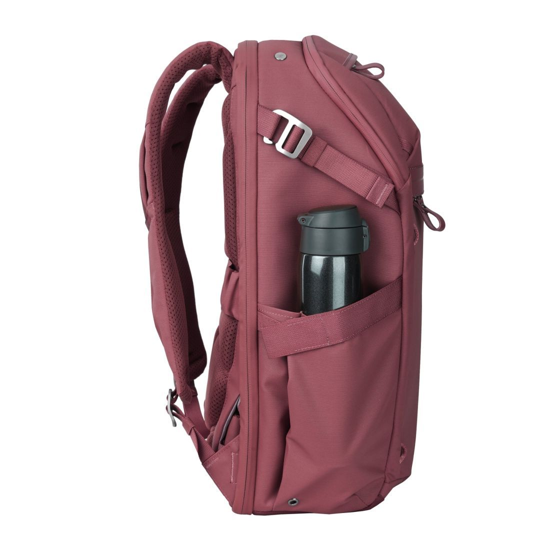 Vanguard VEO Metro 25-Liter Camera and Everyday Backpack Magenta