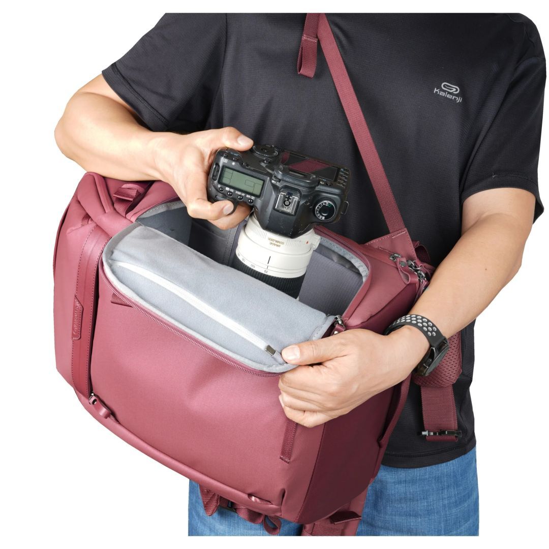 Vanguard VEO Metro 25-Liter Camera and Everyday Backpack Magenta