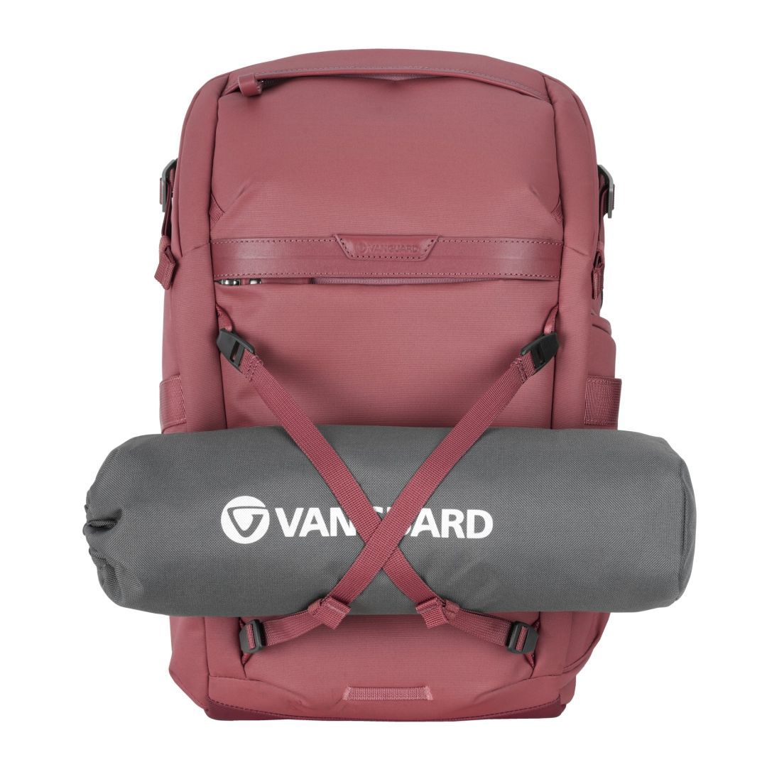 Vanguard VEO Metro 25-Liter Camera and Everyday Backpack Magenta