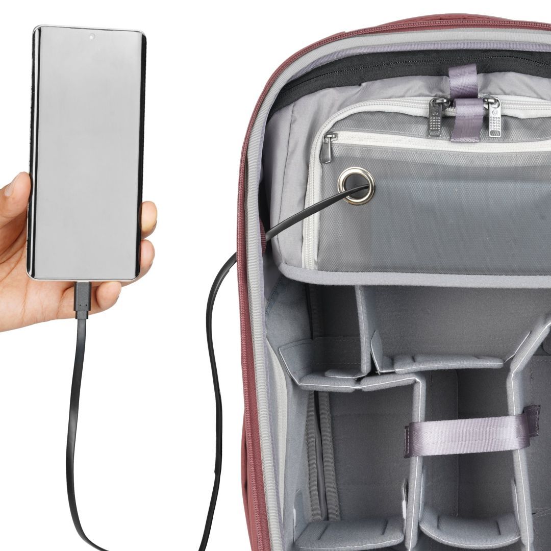 Vanguard VEO Metro 25-Liter Camera and Everyday Backpack Magenta