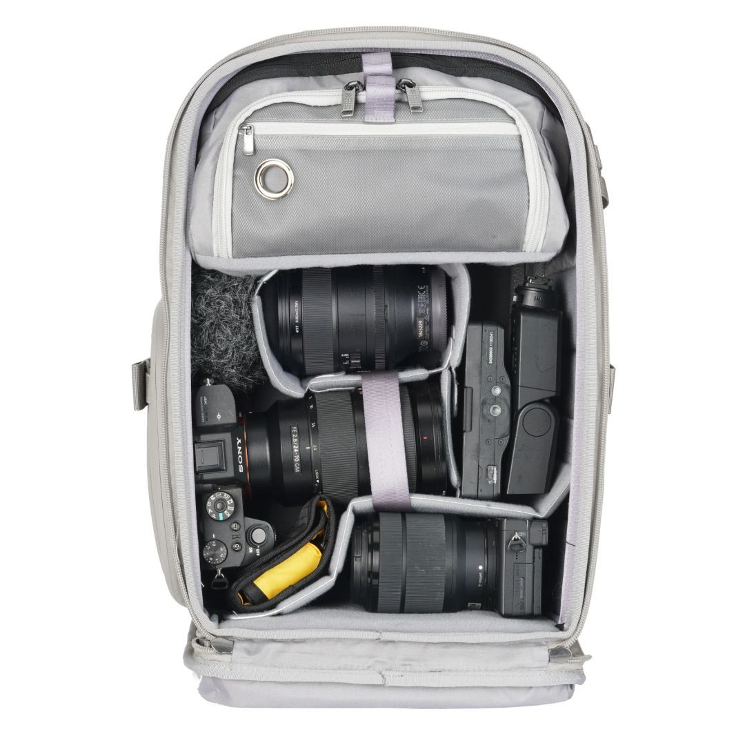 Vanguard VEO Metro 20-Liter Camera and Everyday Backpack Cream