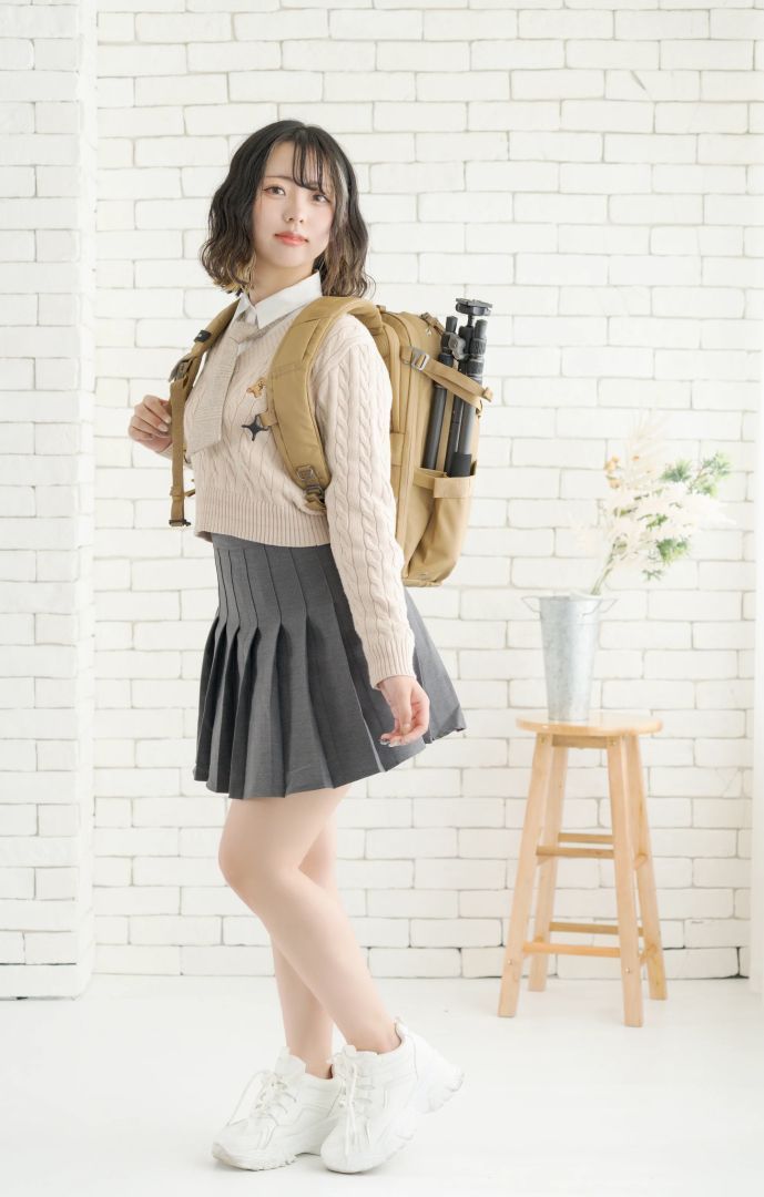 Vanguard VEO Metro 20-Liter Camera and Everyday Backpack Cream