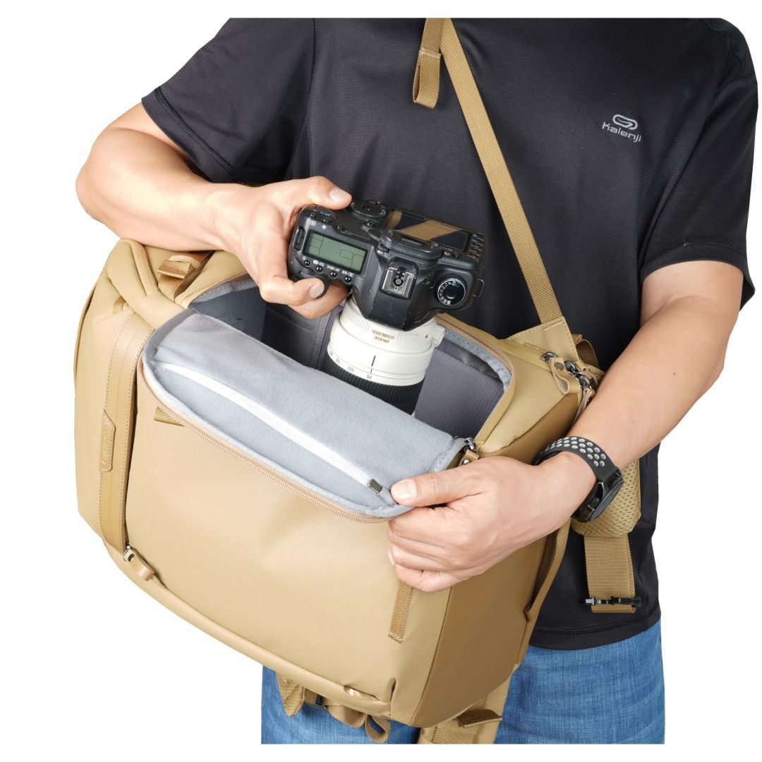 Vanguard VEO Metro 25-Liter Camera and Everyday Backpack Beige