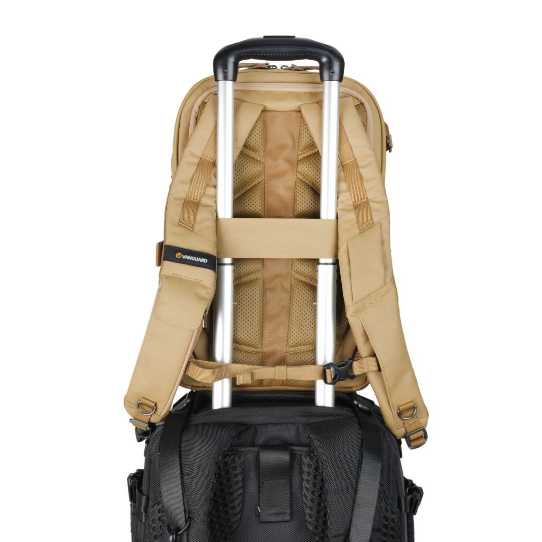 Vanguard VEO Metro 25-Liter Camera and Everyday Backpack Beige