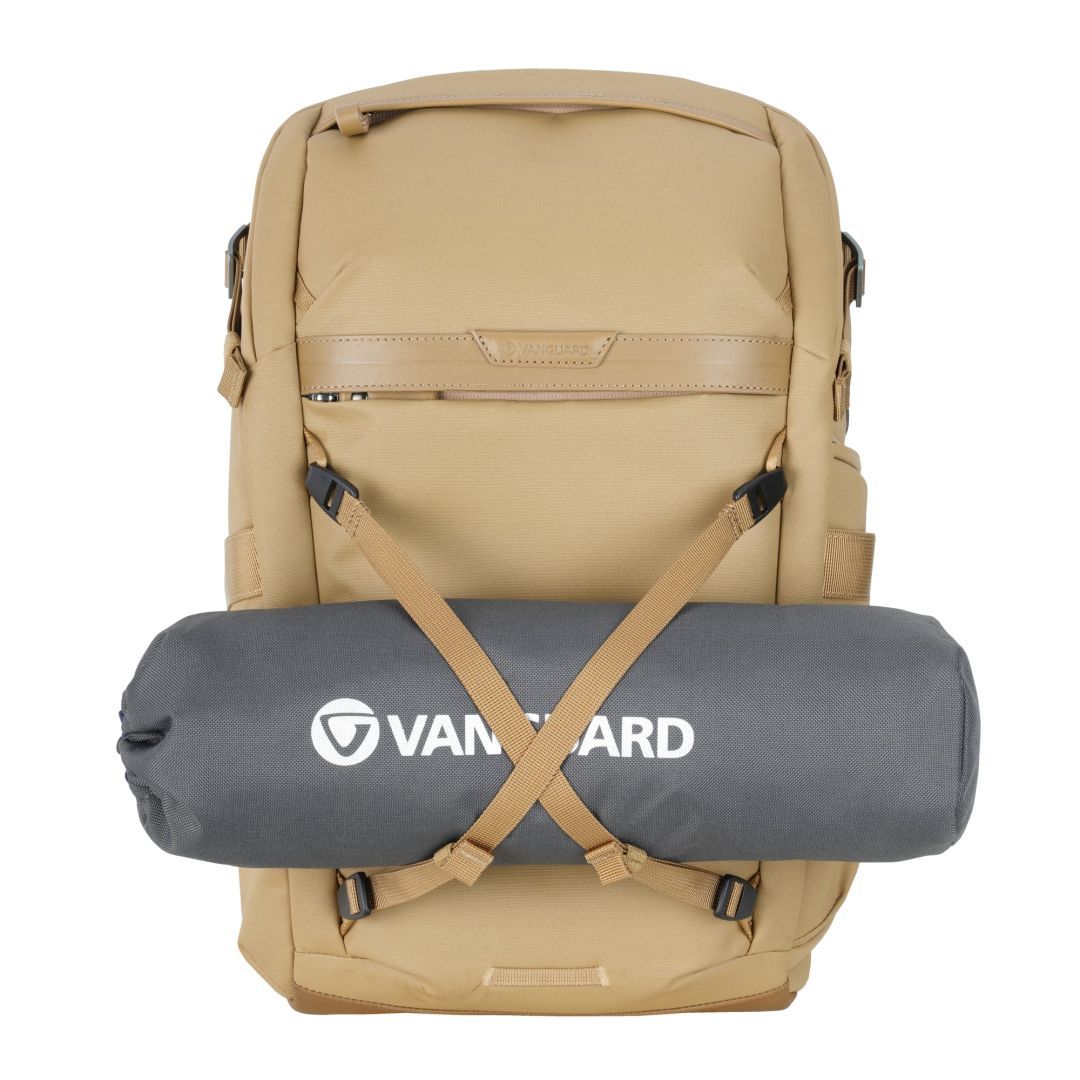 Vanguard VEO Metro 25-Liter Camera and Everyday Backpack Beige
