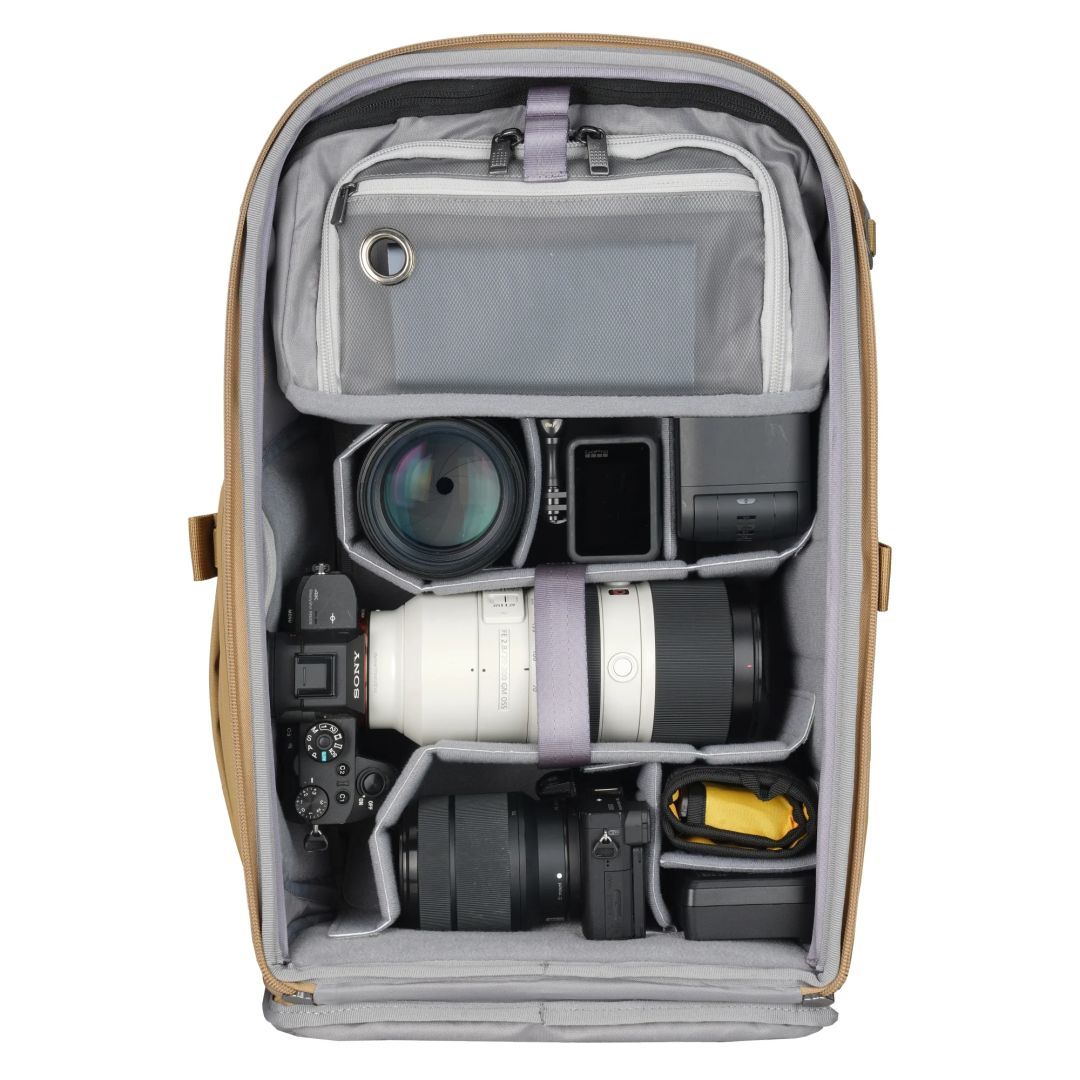 Vanguard VEO Metro 25-Liter Camera and Everyday Backpack Beige
