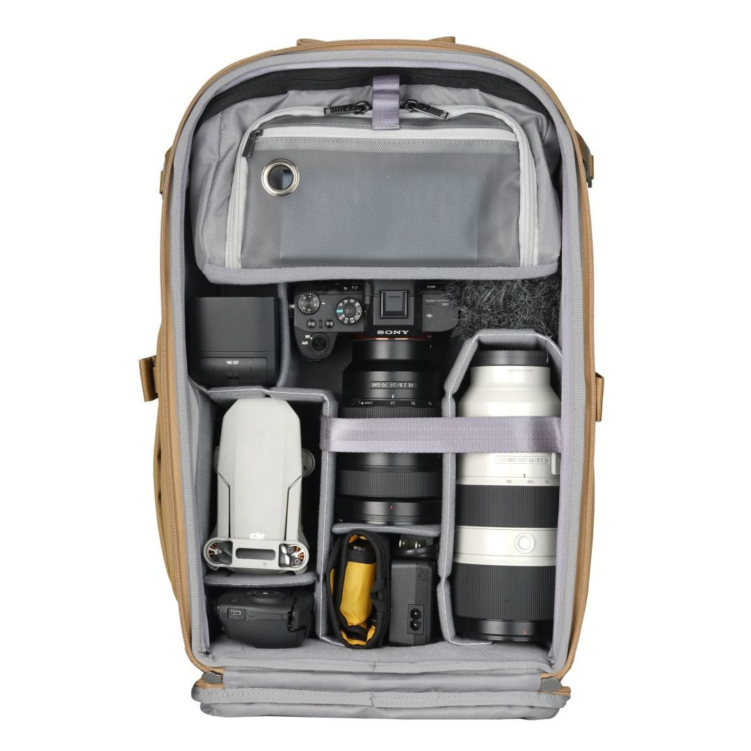 Vanguard VEO Metro 25-Liter Camera and Everyday Backpack Beige