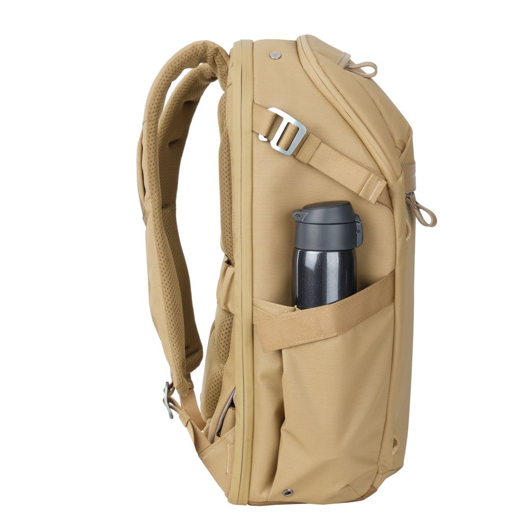 Vanguard VEO Metro 25-Liter Camera and Everyday Backpack Beige