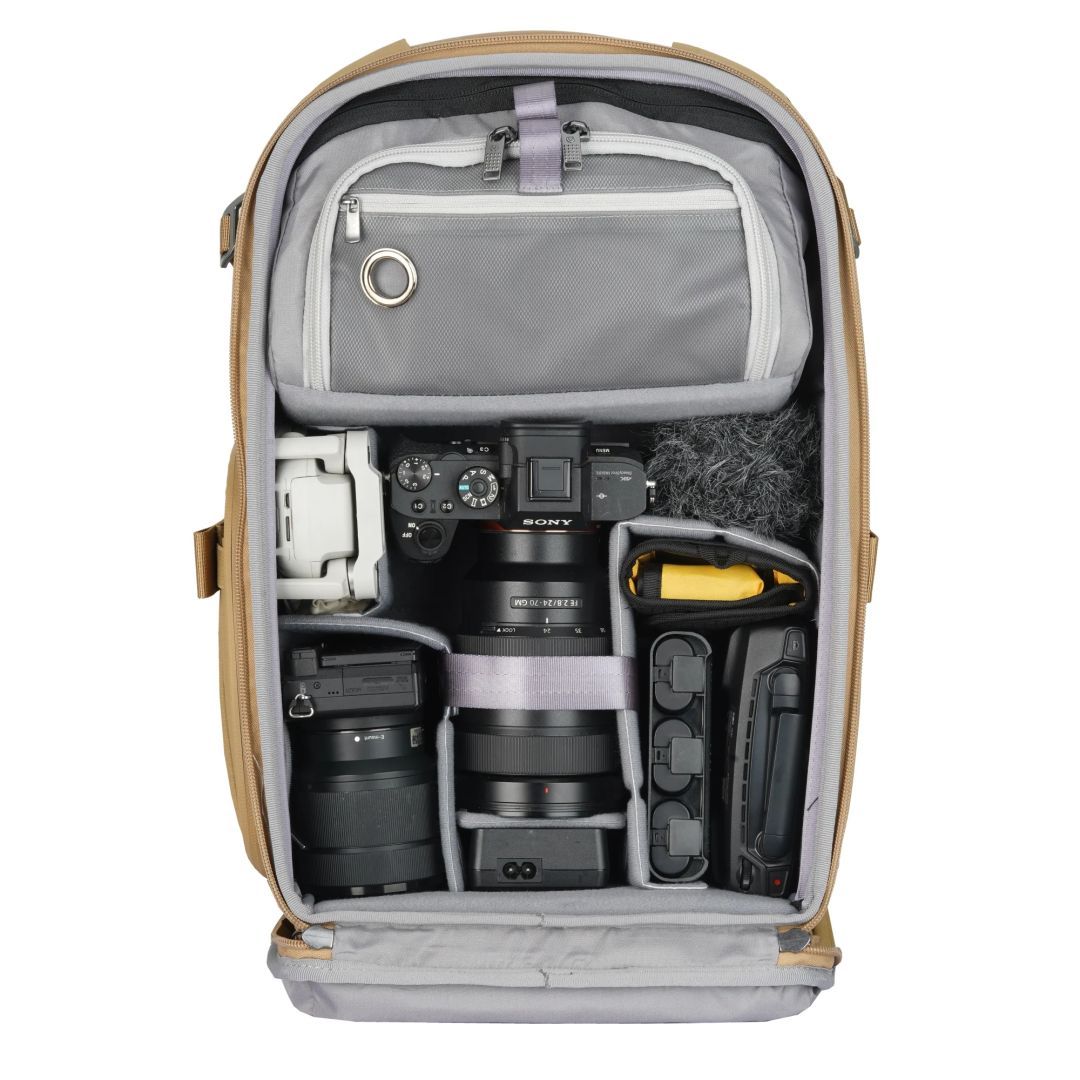 Vanguard VEO Metro 20-Liter Camera and Everyday Backpack Beige