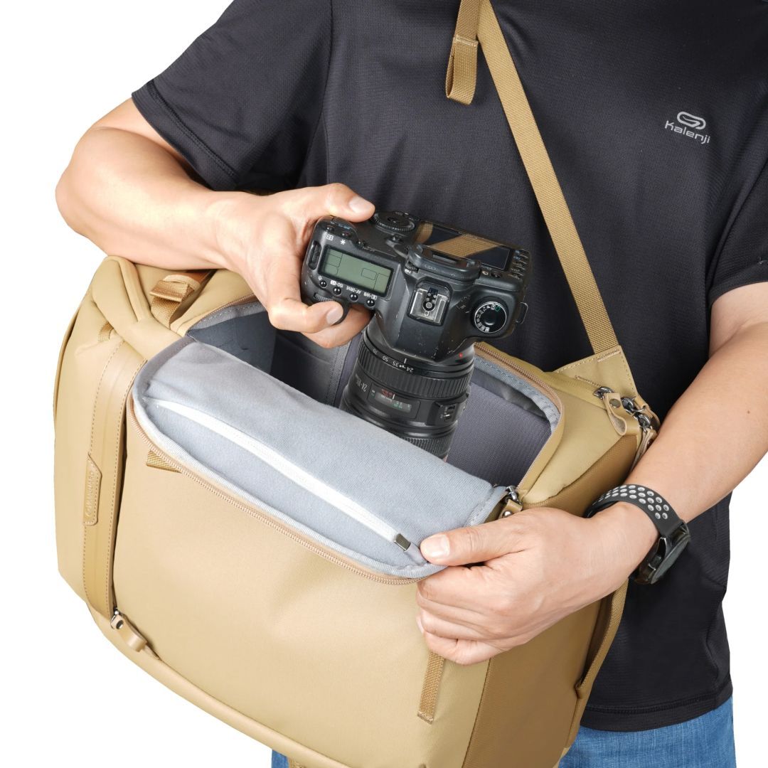 Vanguard VEO Metro 20-Liter Camera and Everyday Backpack Beige