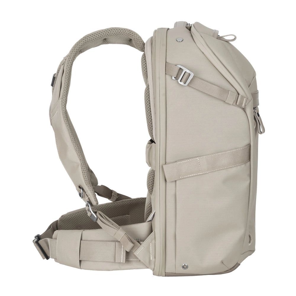 Vanguard B25L Veo Metro Backpack Cream