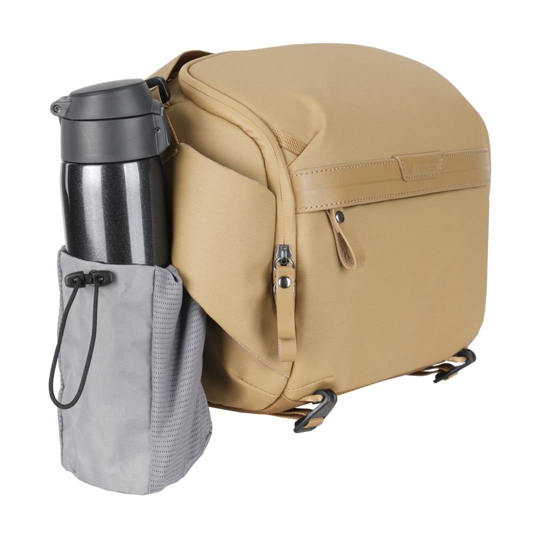 Vanguard VEO Metro 7-Liter Camera and Everyday Shoulder Bag Beige