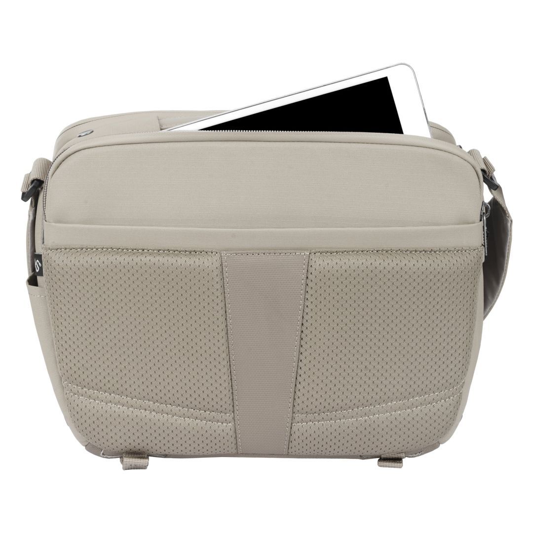 Vanguard VEO Metro S9L: 9 Litre Camera Shoulder Bag Cream