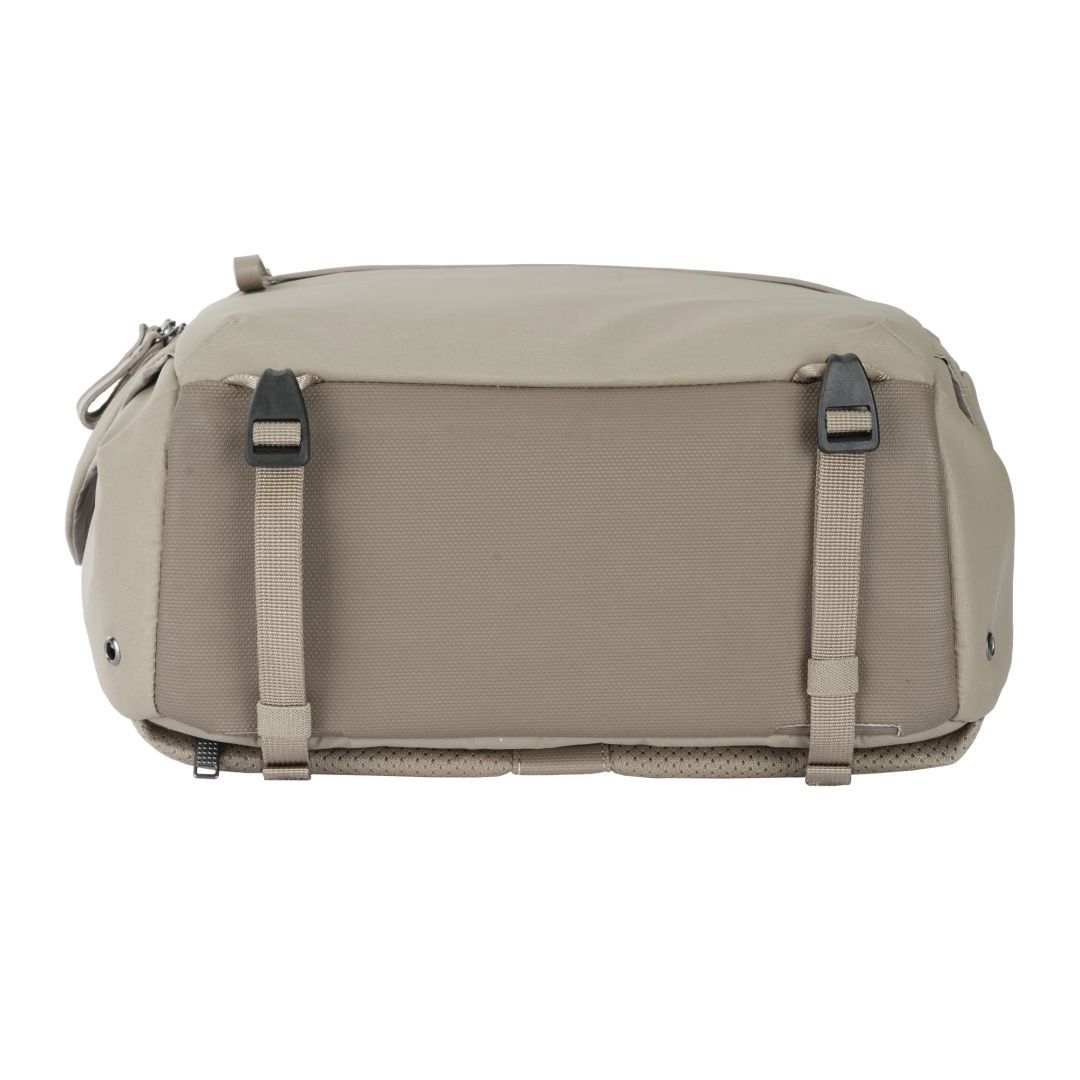 Vanguard VEO Metro S9L: 9 Litre Camera Shoulder Bag Cream