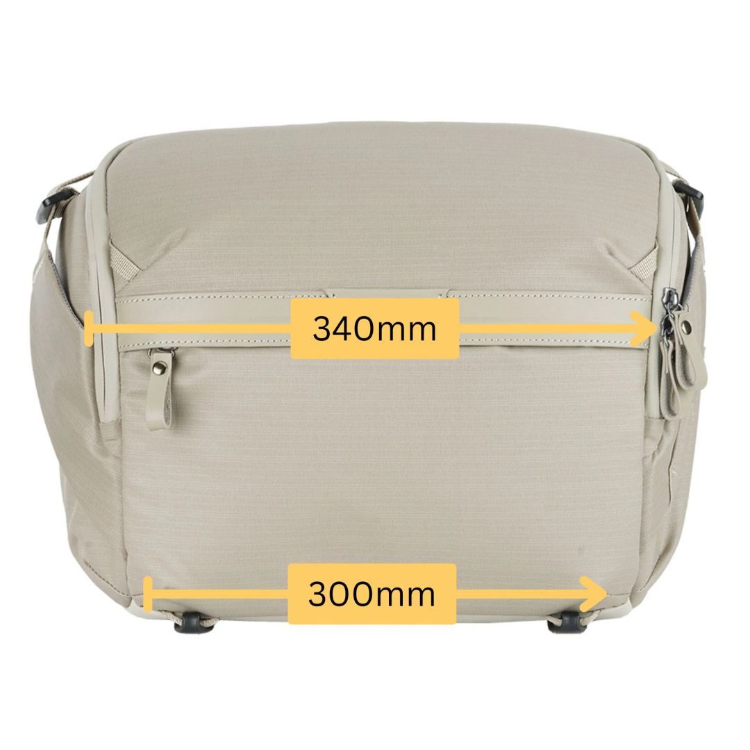 Vanguard VEO Metro S9L: 9 Litre Camera Shoulder Bag Cream