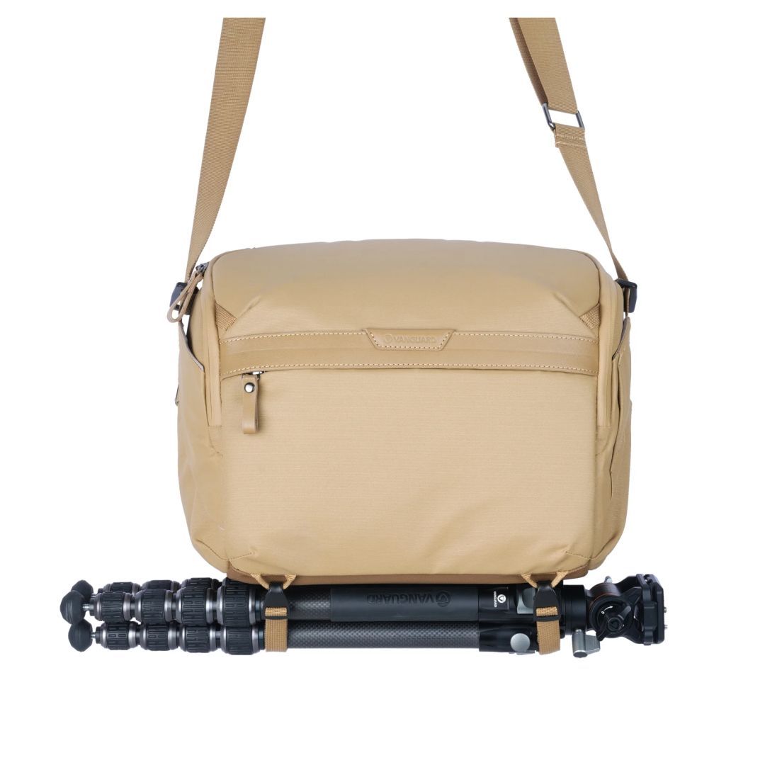 Vanguard VEO Metro S9L: 9 Litre Camera Shoulder Bag Beige
