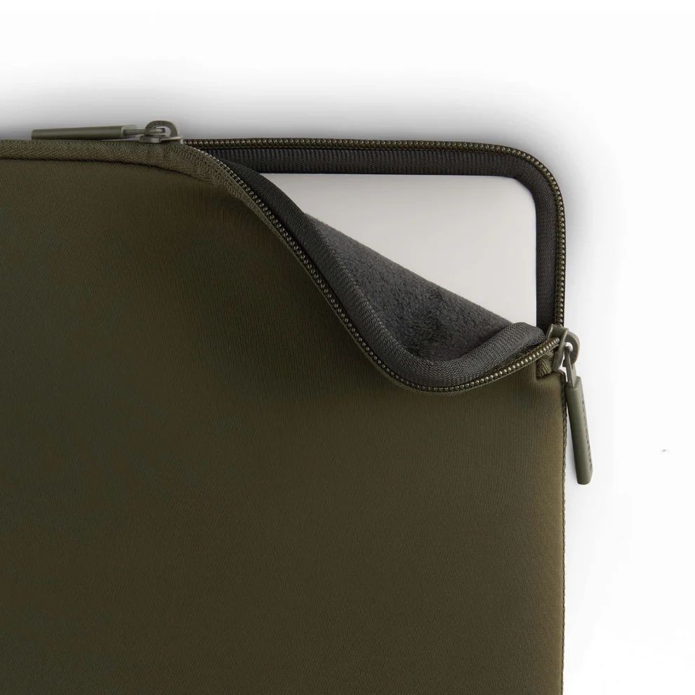 Pipetto Classic Fit Sleeve bag for MacBook 13/14 Dark Green Pipetto Classic Fit Sleeve bag for MacBook 13/14 Dark Green