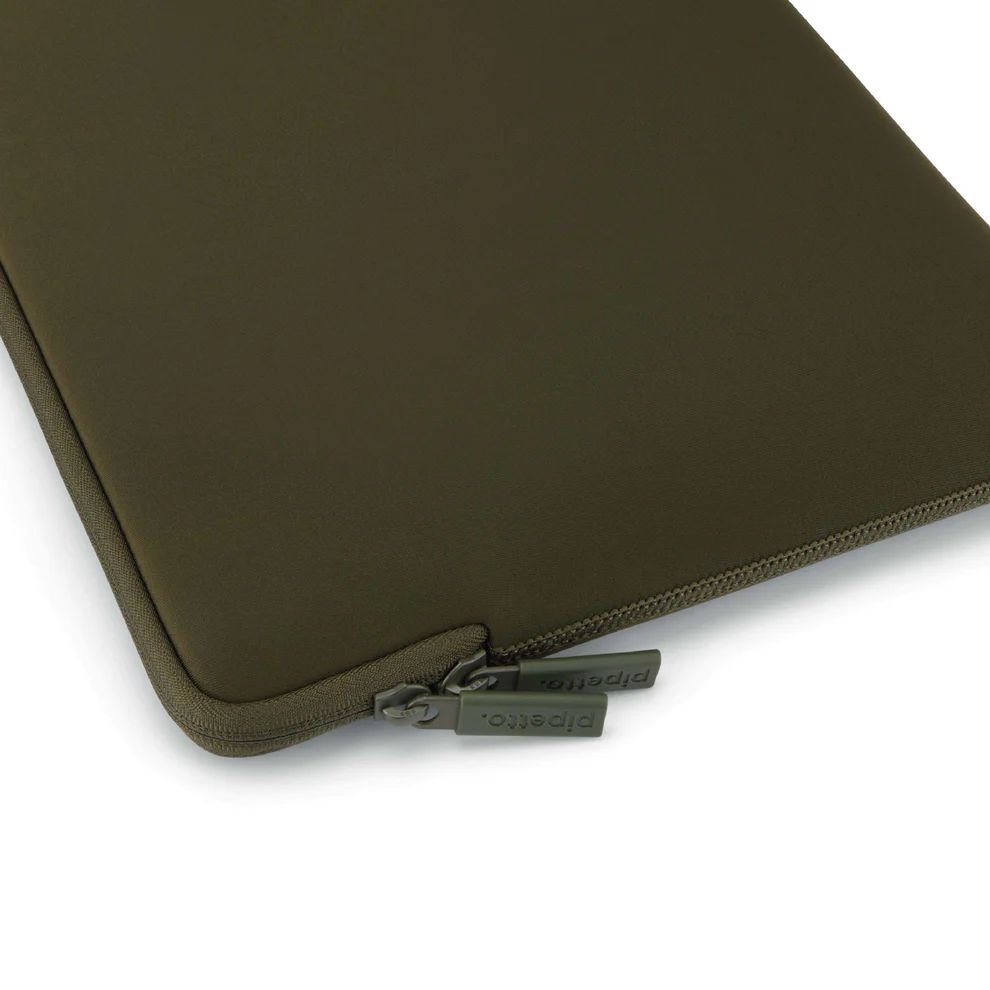 Pipetto Classic Fit Sleeve bag for MacBook 13/14 Dark Green Pipetto Classic Fit Sleeve bag for MacBook 13/14 Dark Green