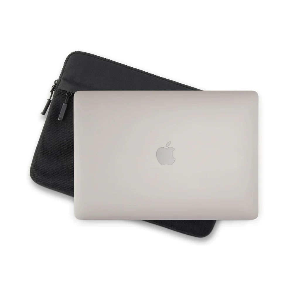 Pipetto Expand Sleeve bag for MacBook Pro 14/Air 13.6 Black Pipetto Expand Sleeve bag for MacBook Pro 14/Air 13.6 Black