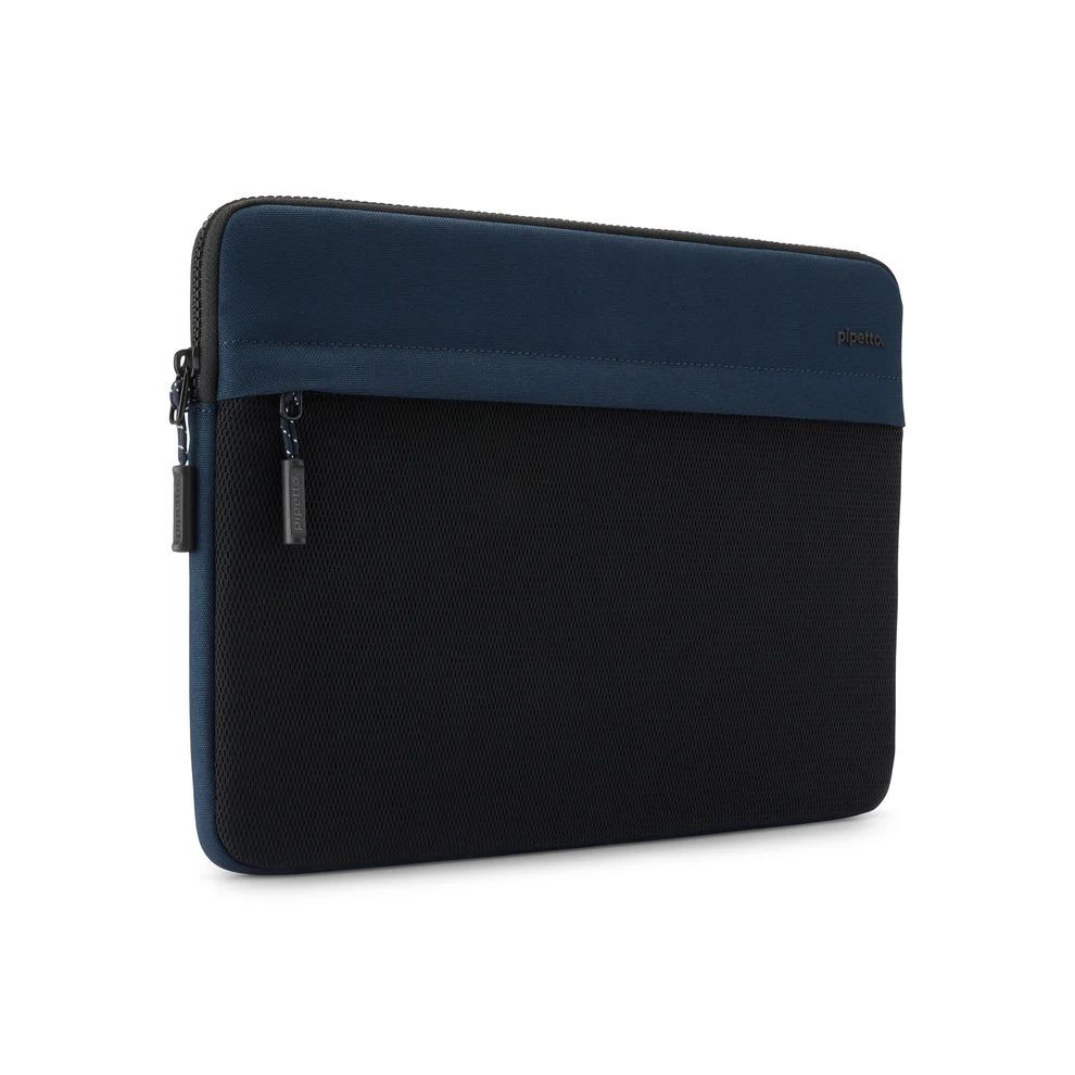 Pipetto Expand Sleeve bag for MacBook Pro 14/Air 13.6 Dark Blue Pipetto Expand Sleeve bag for MacBook Pro 14/Air 13.6 Dark Blue