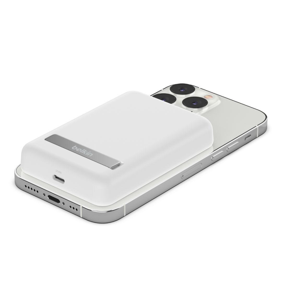 Belkin BPD004BTWT BoostCharge Magnetic Wireless 5000mAh PowerBank + Stand White