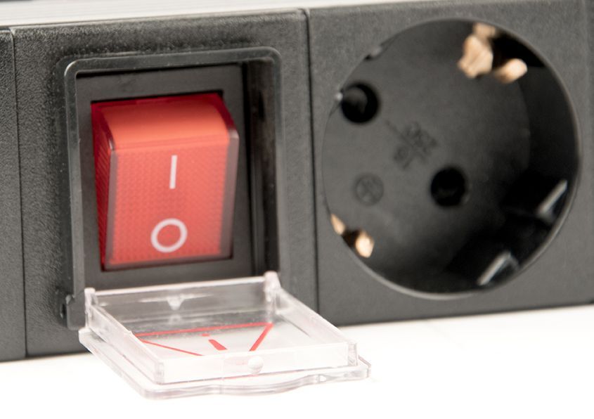 Gembird Hálózati Elosztó Kapcsolóval 8DIN 3m Black Gembird Hálózati Elosztó Kapcsolóval 8DIN 3m Black