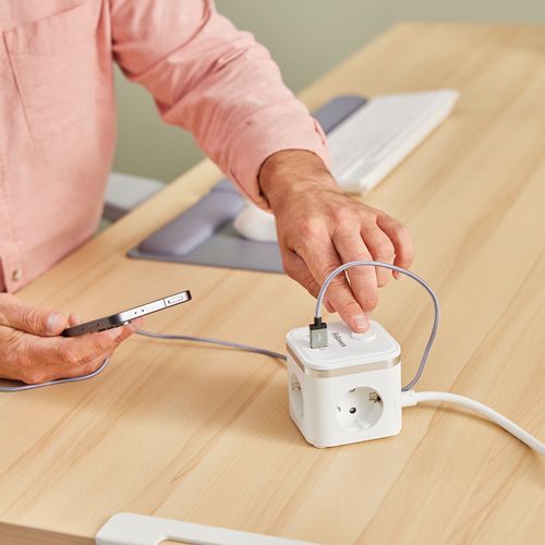 Fellowes PowerCube Hálózati Elosztó Kapcsolóval 3DIN 2m White