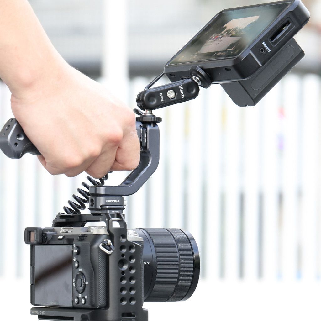 Ulanzi R102 kétfejű bilincs, mindkét oldalon 1/4-es csavarral