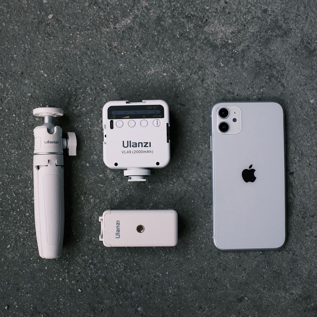 Ulanzi VL49 kis méretű LED lámpa beépített akkumulátorral, fehér