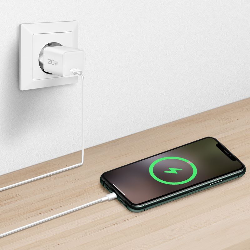 Logilink USB-C socket adapter 20W (PD+QC 3.0) White