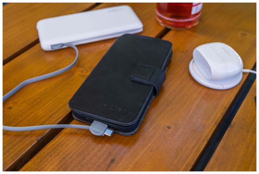 FIXED ProFit oldalra nyíló valódi bőr telefontok Apple iPhone 15 Plus-hoz, fekete FIXED ProFit oldalra nyíló valódi bőr telefontok Apple iPhone 15 Plus-hoz, fekete