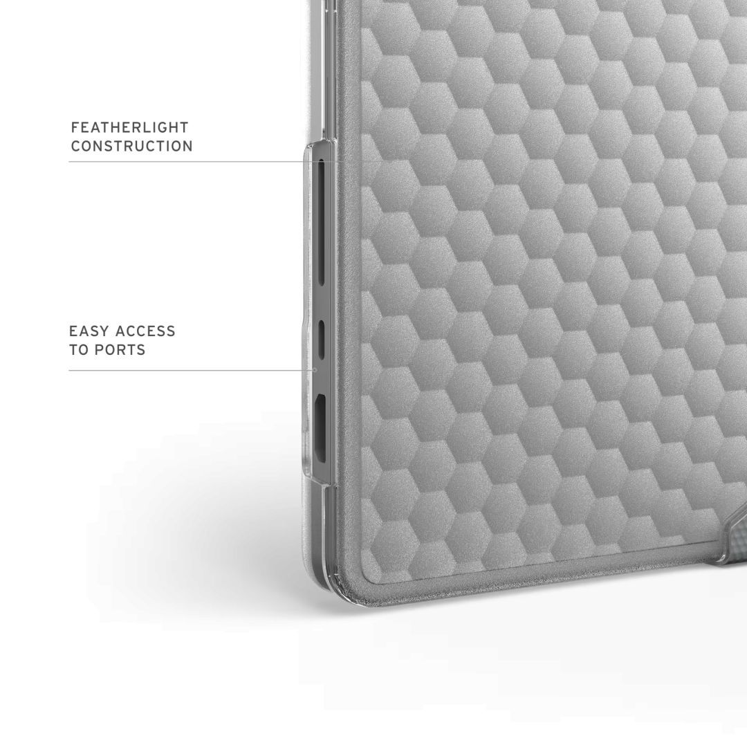 UAG Essential Armor case for MacBook Air 16" (M4/3/2) Ice UAG Essential Armor case for MacBook Air 16" (M4/3/2) Ice