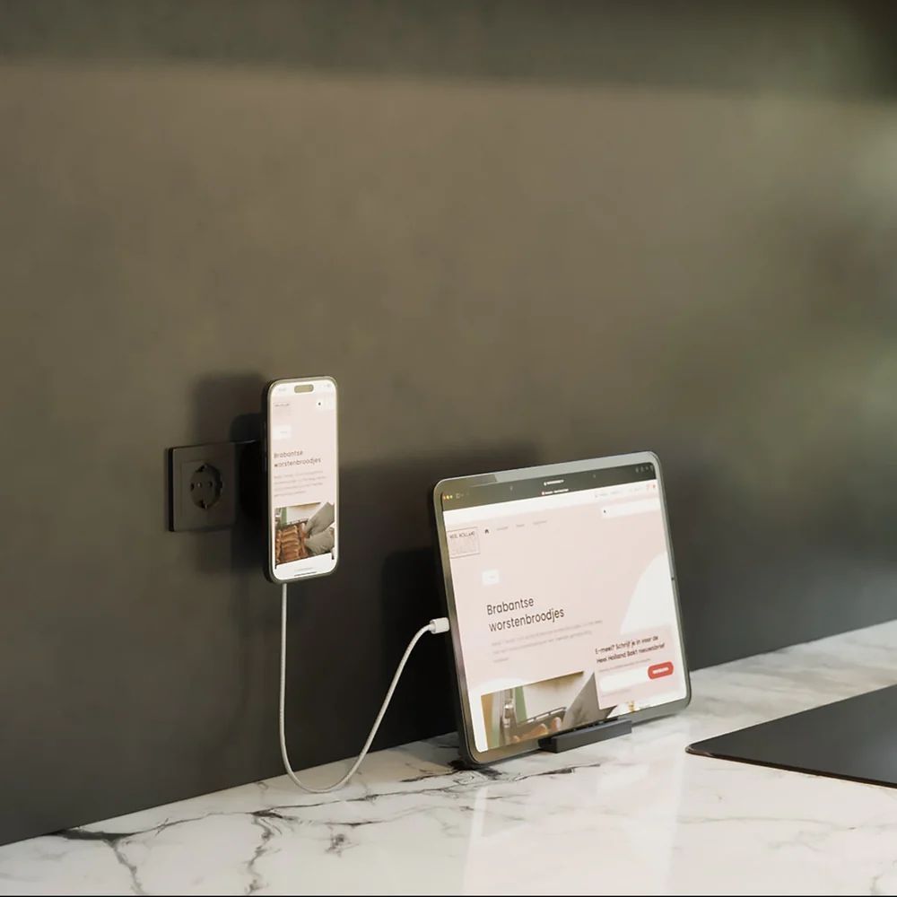 Zens Wireless Charging Adapter EU plug Black Zens Wireless Charging Adapter EU plug Black