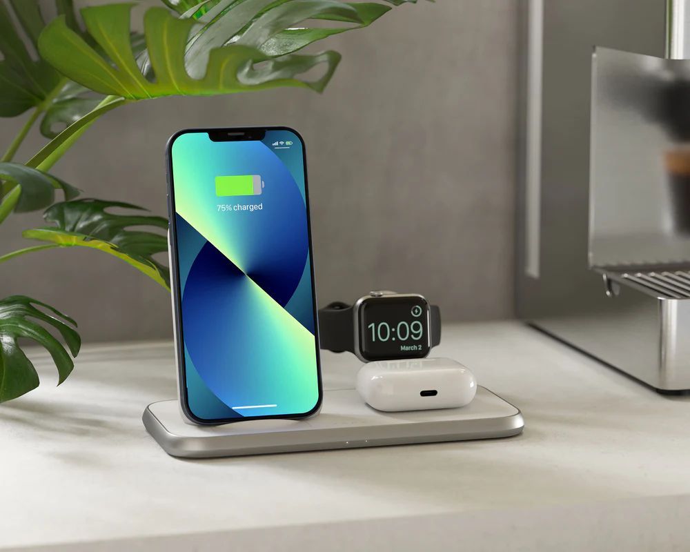Zens 4-in-1 Stand + Watch Wireless Charger Aluminium White Zens 4-in-1 Stand + Watch Wireless Charger Aluminium White