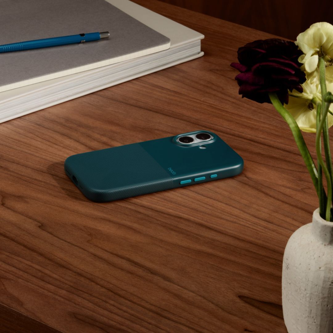 Apple Beats iPhone 17 Rugged Case with MagSafe and Camera Control Rocky Blue