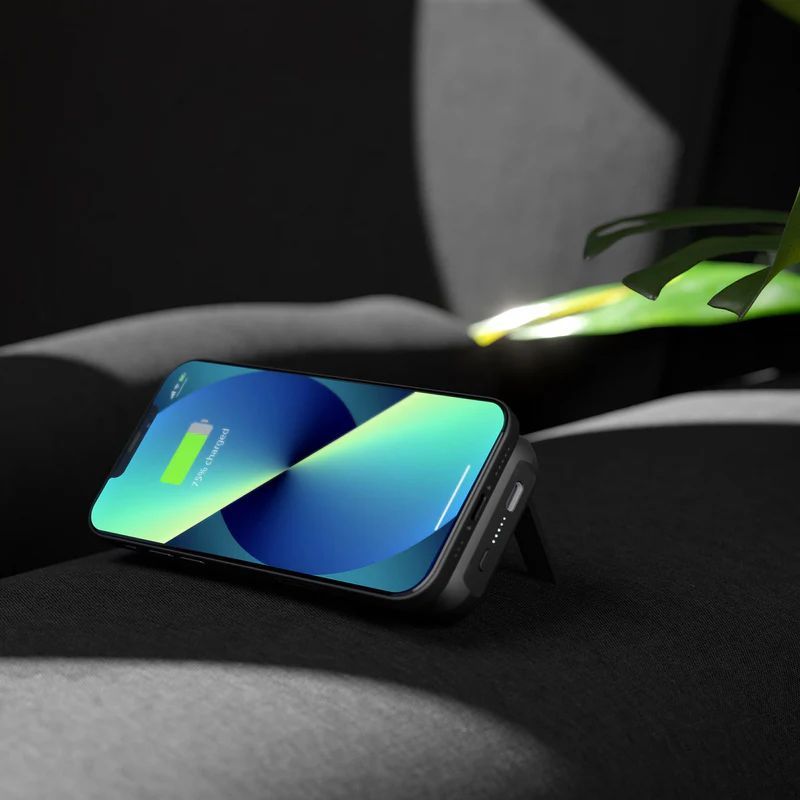 Zens Magnetic Single 4000mAh Powerbank Black Zens Magnetic Single 4000mAh Powerbank Black