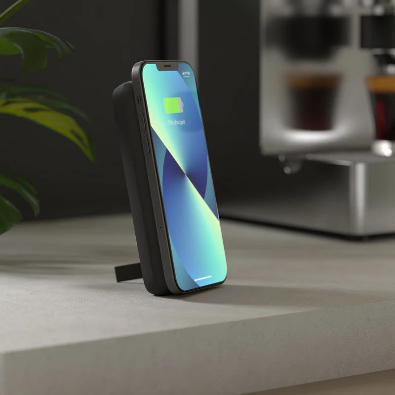 Zens Magnetic Single 10000mAh Powerbank Black Zens Magnetic Single 10000mAh Powerbank Black