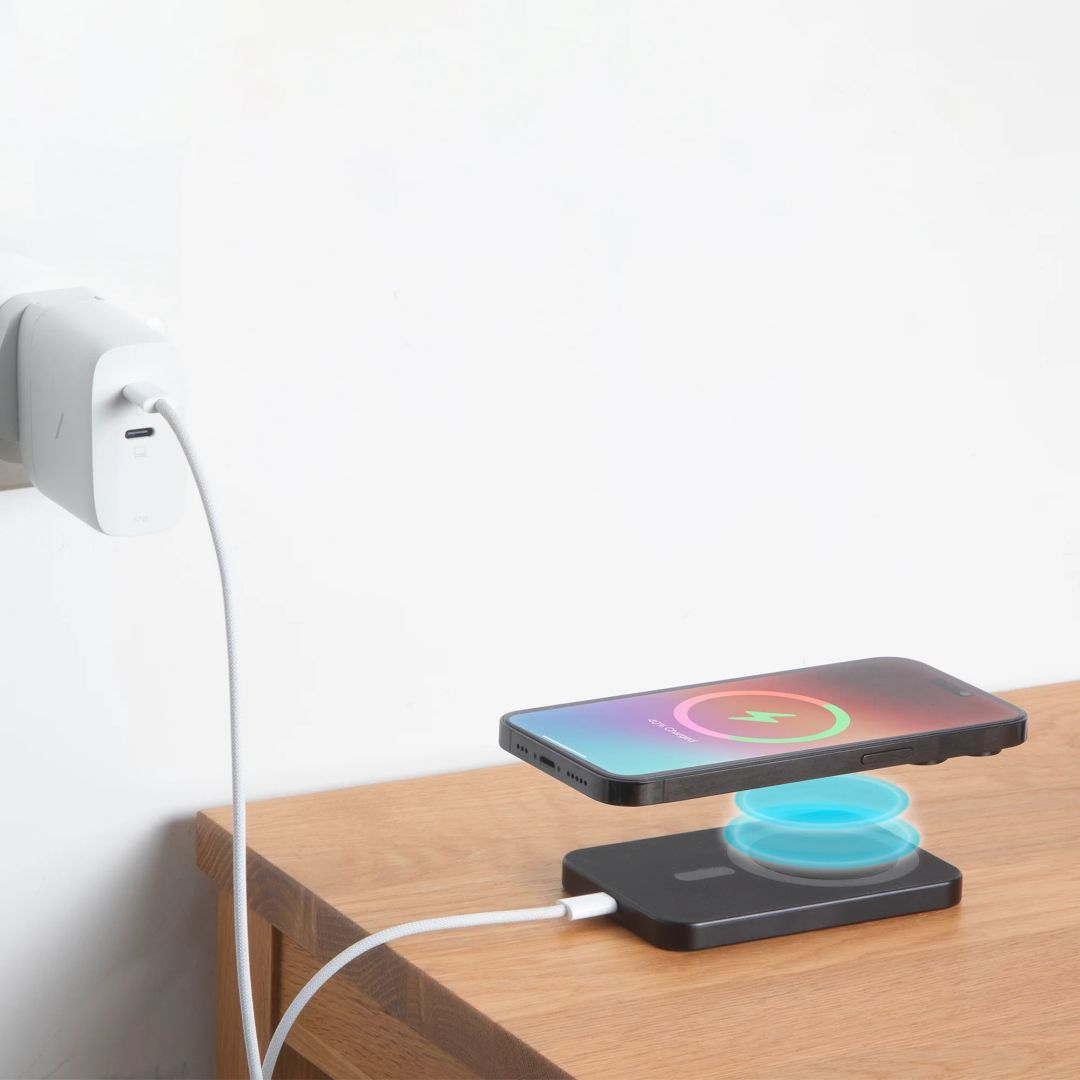 Native Union (Re)Classic Magnetic Power Bank Qi2 5000mAh Slate Green Native Union (Re)Classic Magnetic Power Bank Qi2 5000mAh Slate Green