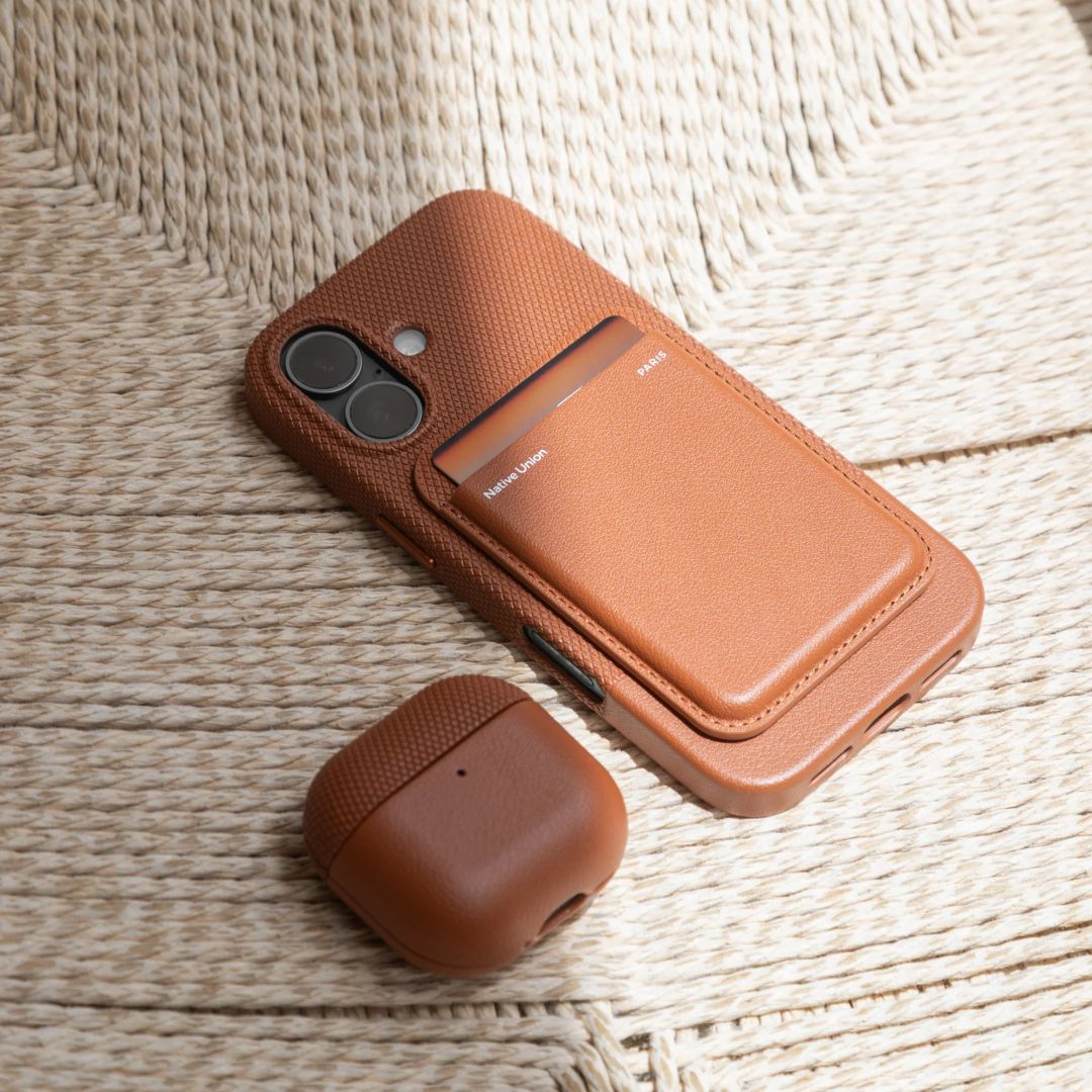 Native Union (RE)Classic Case for AirPods 4 Tan Native Union (RE)Classic Case for AirPods 4 Tan