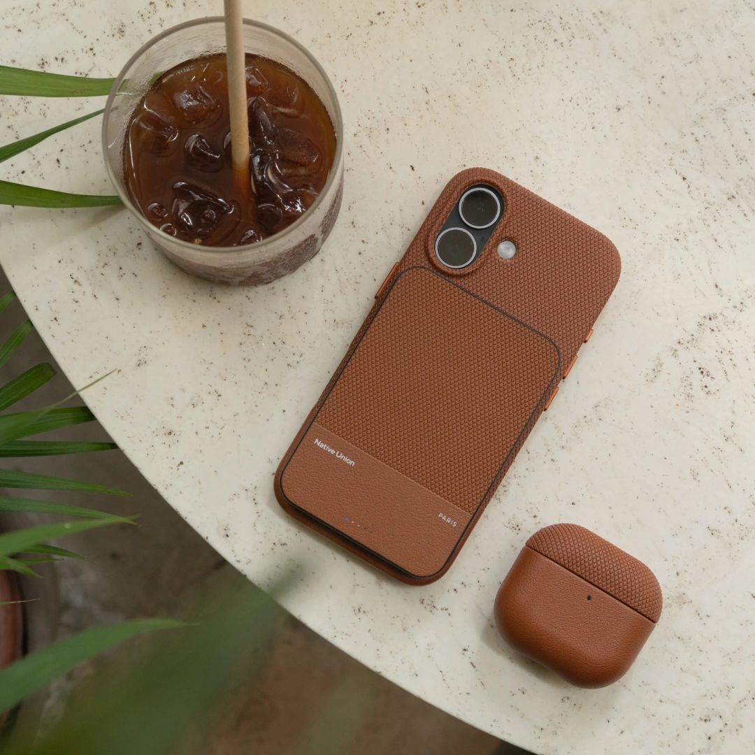 Native Union (RE)Classic Case for AirPods 4 Tan Native Union (RE)Classic Case for AirPods 4 Tan