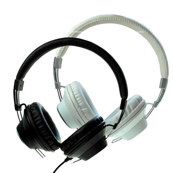 Maxell Retro DJ. White