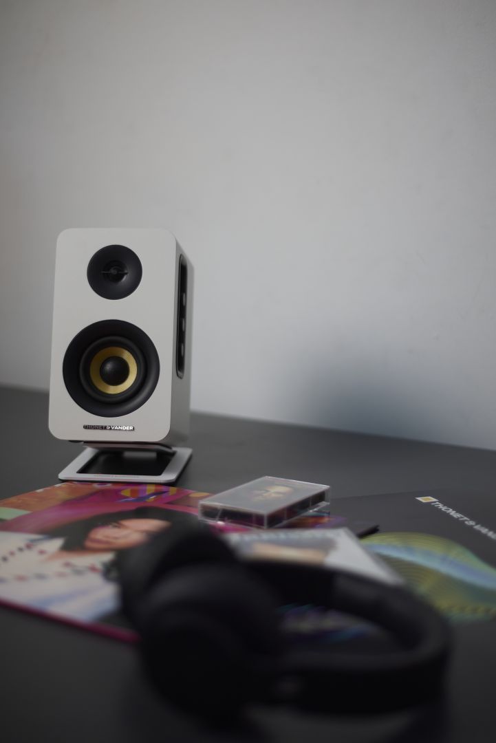 Thonet & Vander Kumpel 2.0 speakers White